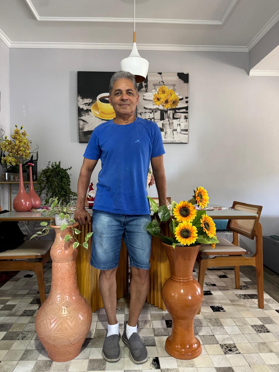 Sivaldo with Vases